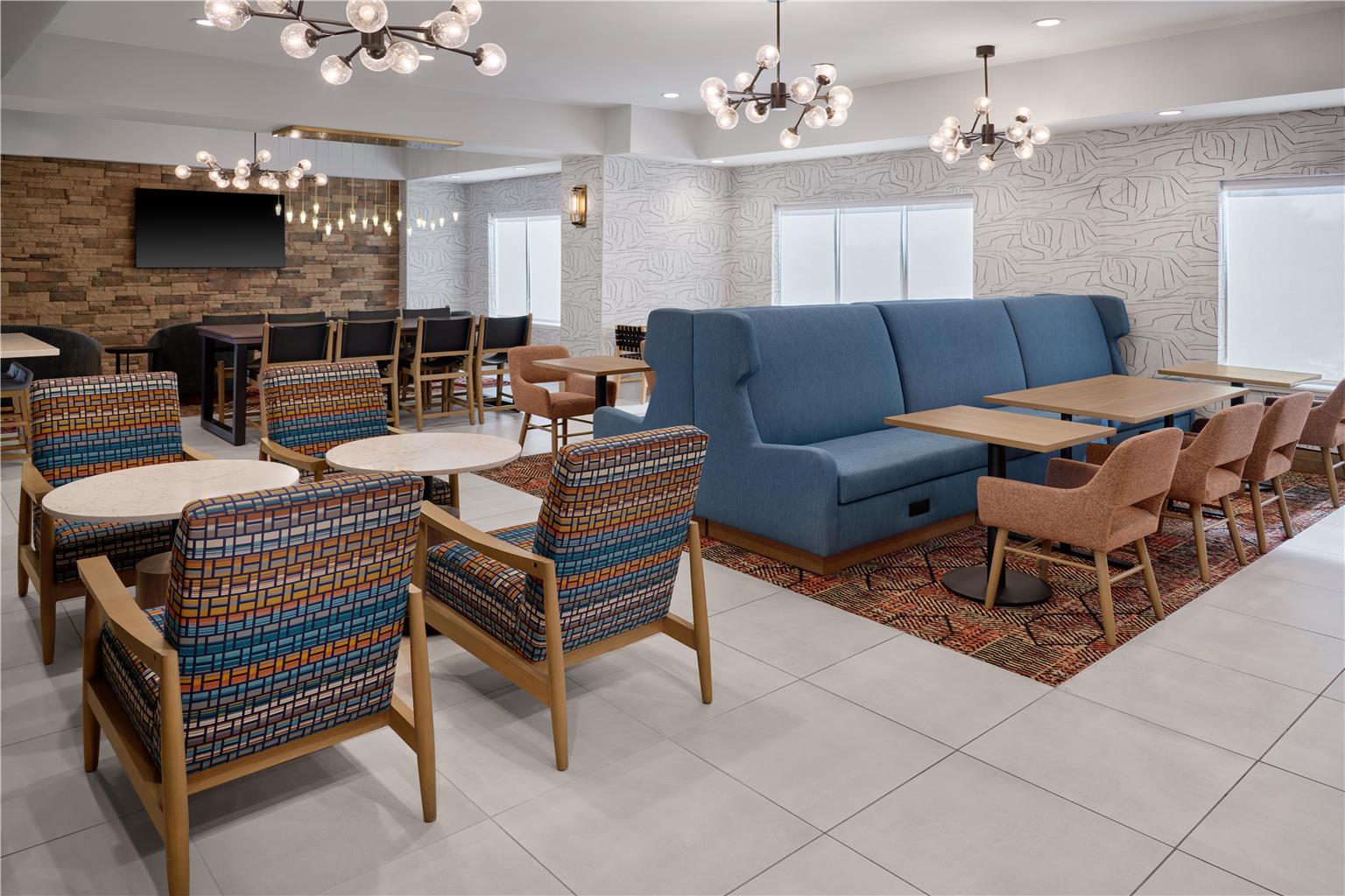 Hampton Inn Vernon Image