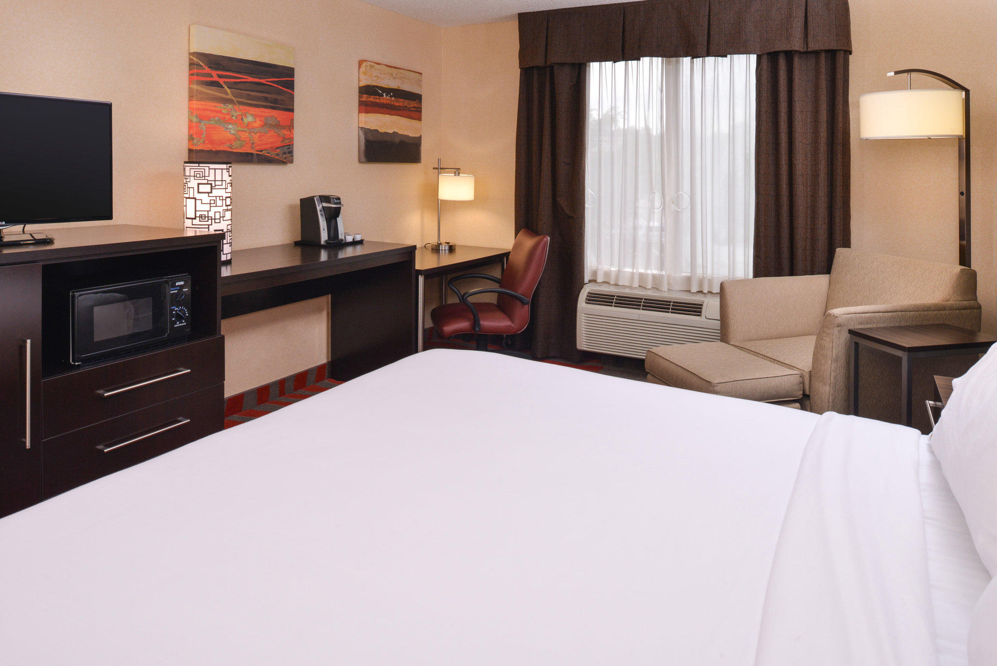 Holiday Inn Express & Suites Dayton-Centerville Photo