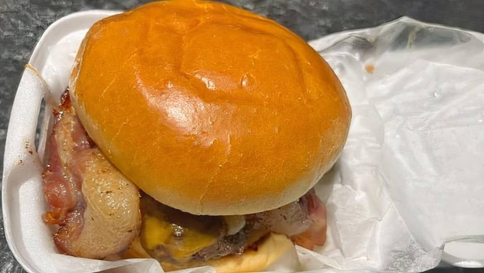 THURSDAY SPECIAL: SMOKEY APPLEWOOD BACON BURGER