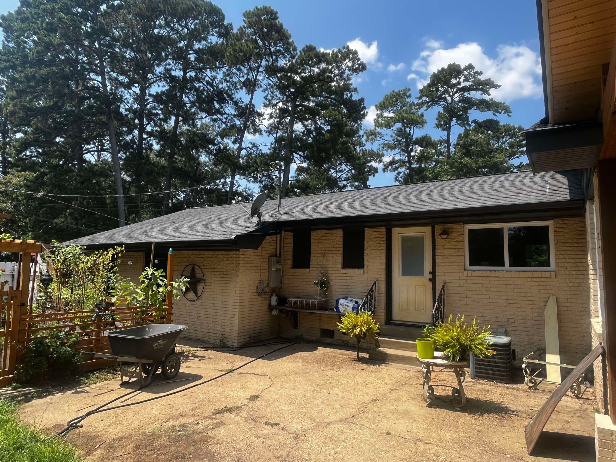 Southern Gutters LLC Image