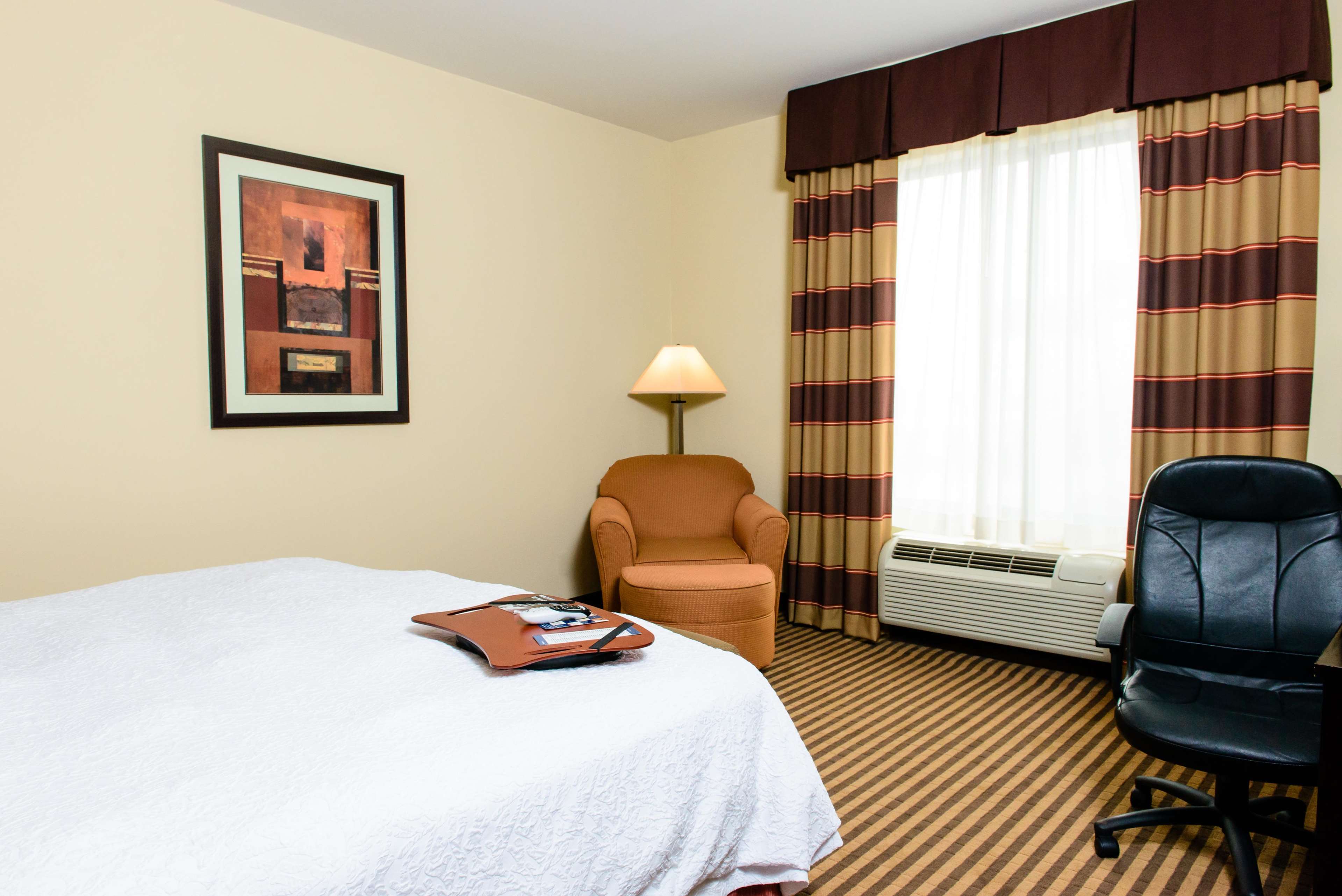 Hampton Inn & Suites Port Arthur Photo