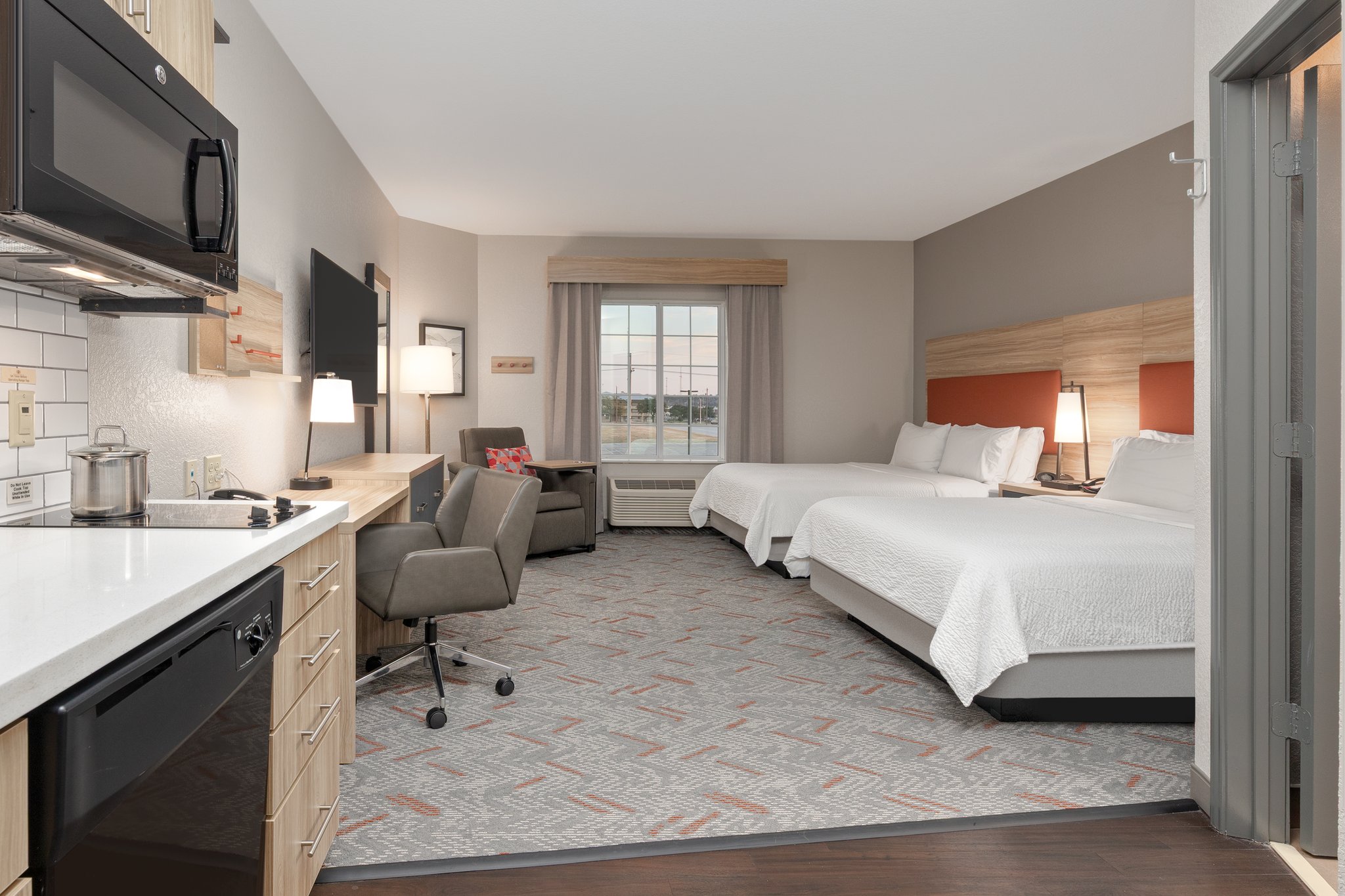 Candlewood Suites Building 144 Image