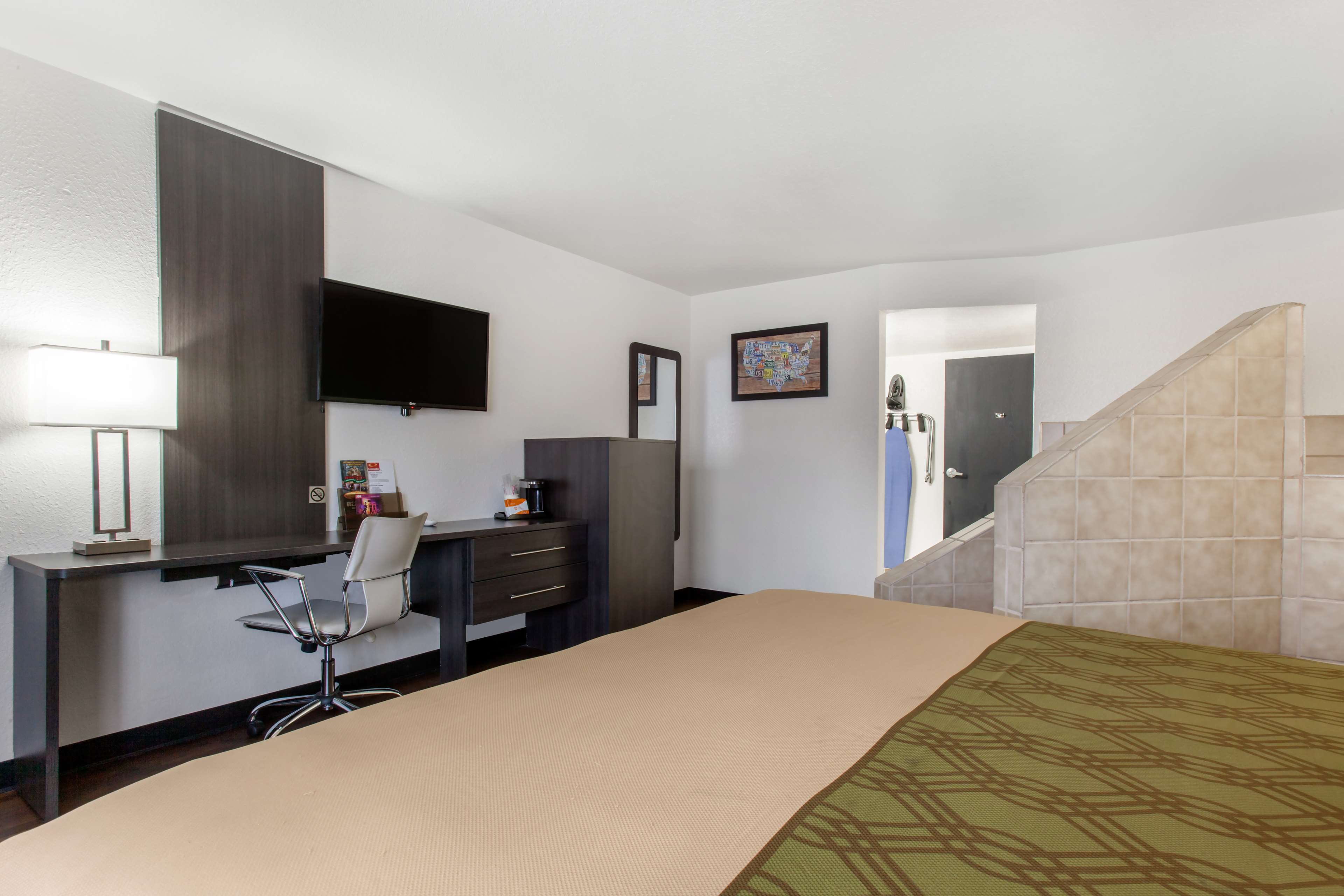 SureStay Hotel by Best Western Phoenix Airport Photo