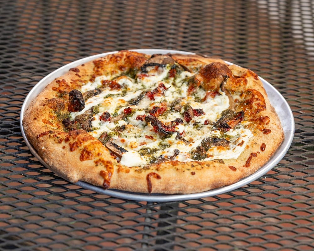 SM Pesto Pizza