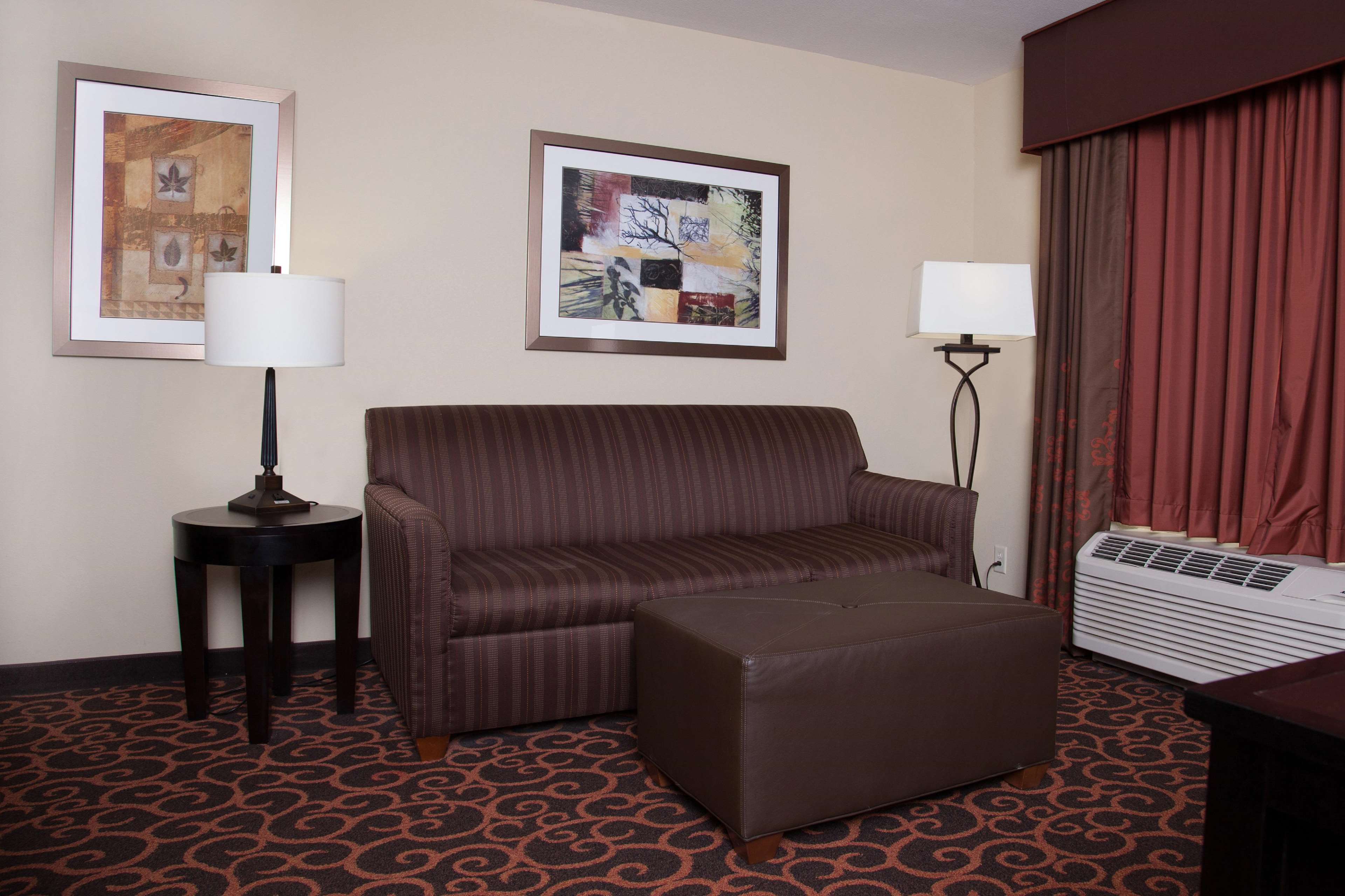 Hampton Inn & Suites Dickinson Photo