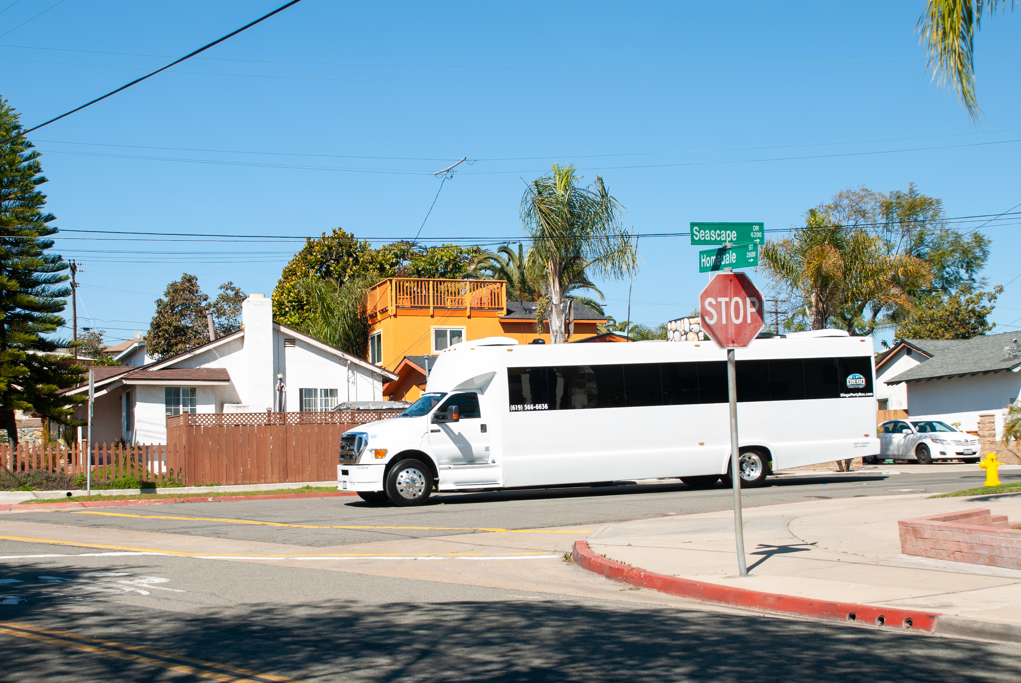 Diego Party Bus & Limo Image