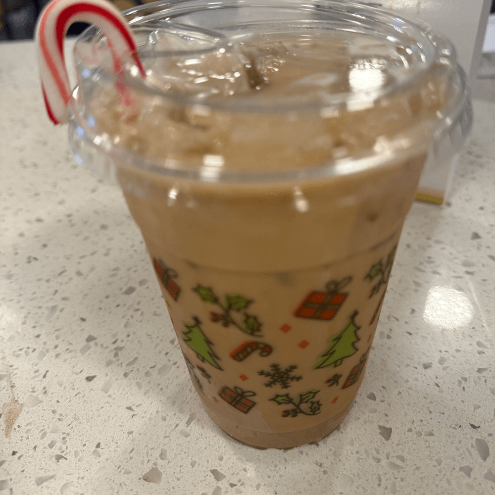 HOLIDAY DRINKS! Peppermint Bark Latte