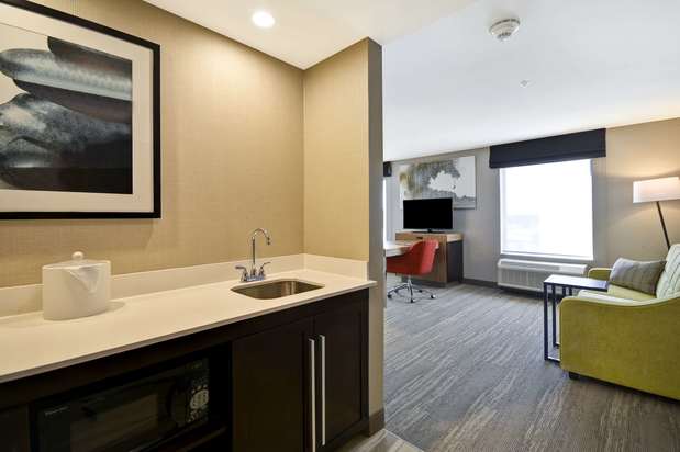 Images Hampton Inn & Suites Detroit/Warren
