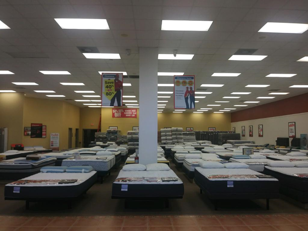 Images Mattress Firm Clearance - Closed