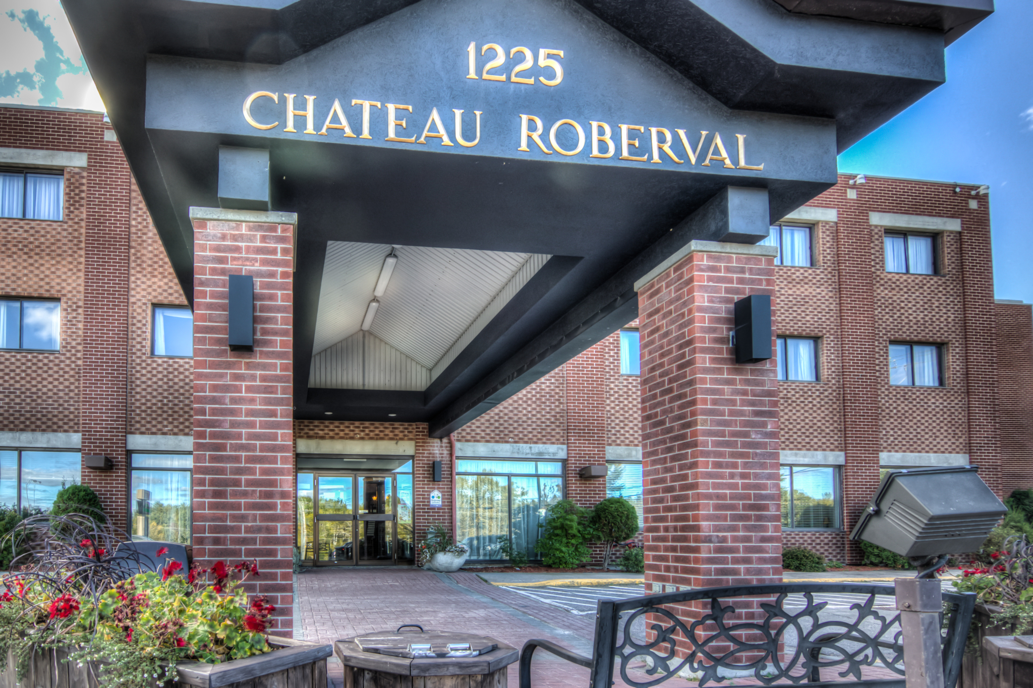 Hôtel Château Roberval, Roberval QC Ourbis