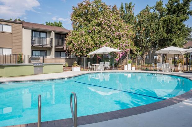 Images Riverside Villas