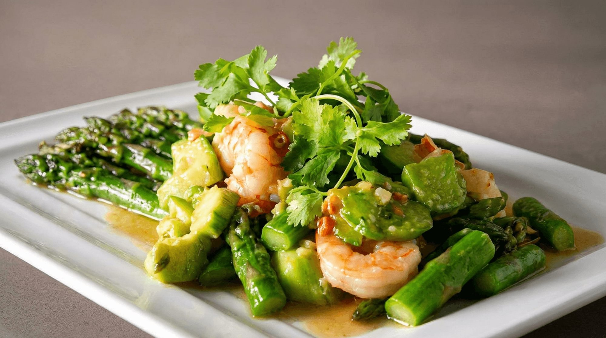 Shrimps with Asparagus & Avocado Salad