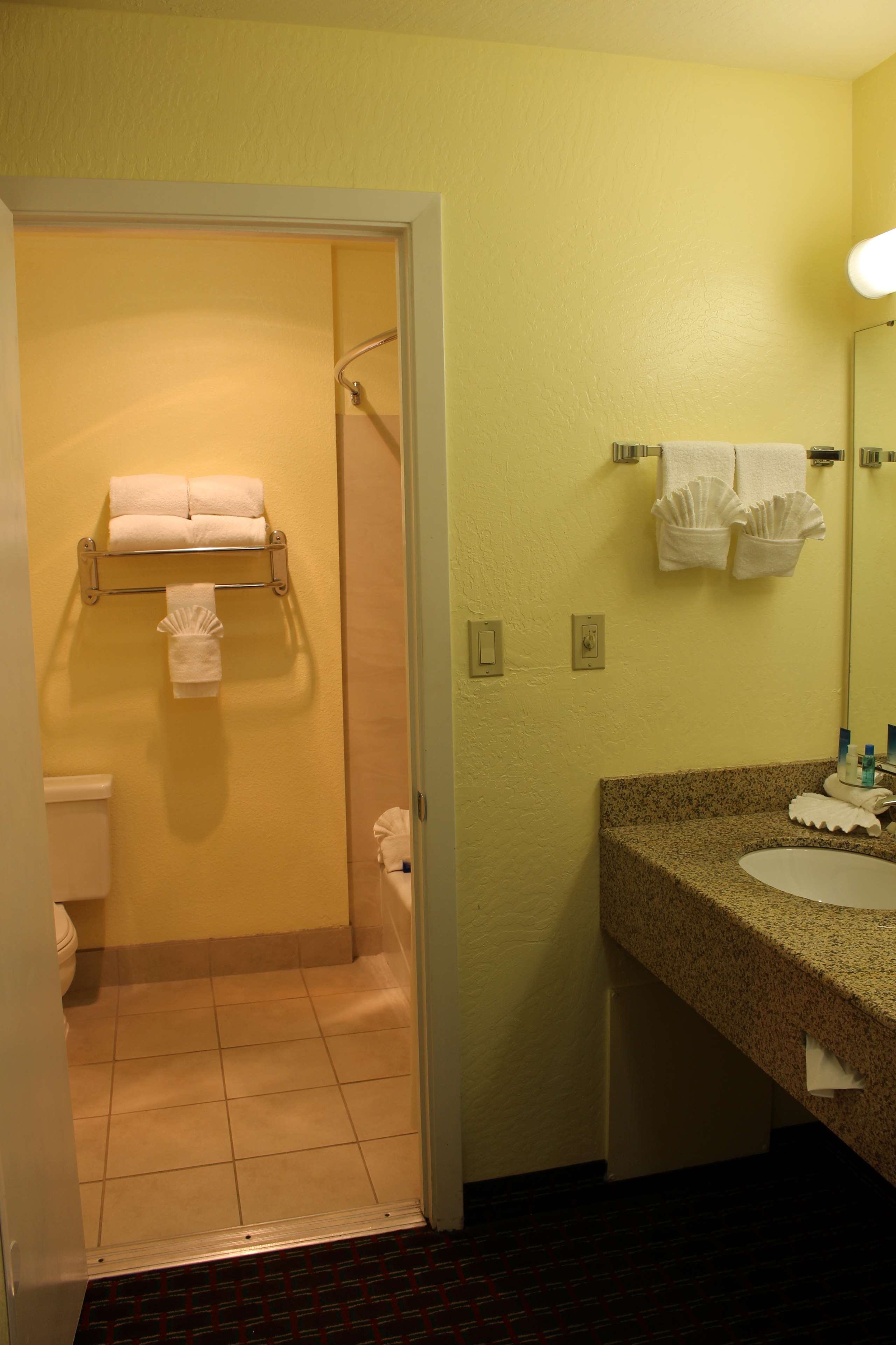Best Western Plus Sonora Oaks Hotel & Conference Center Photo