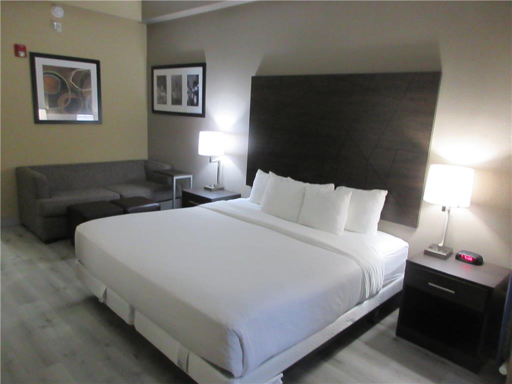 Best Western Kenner Image