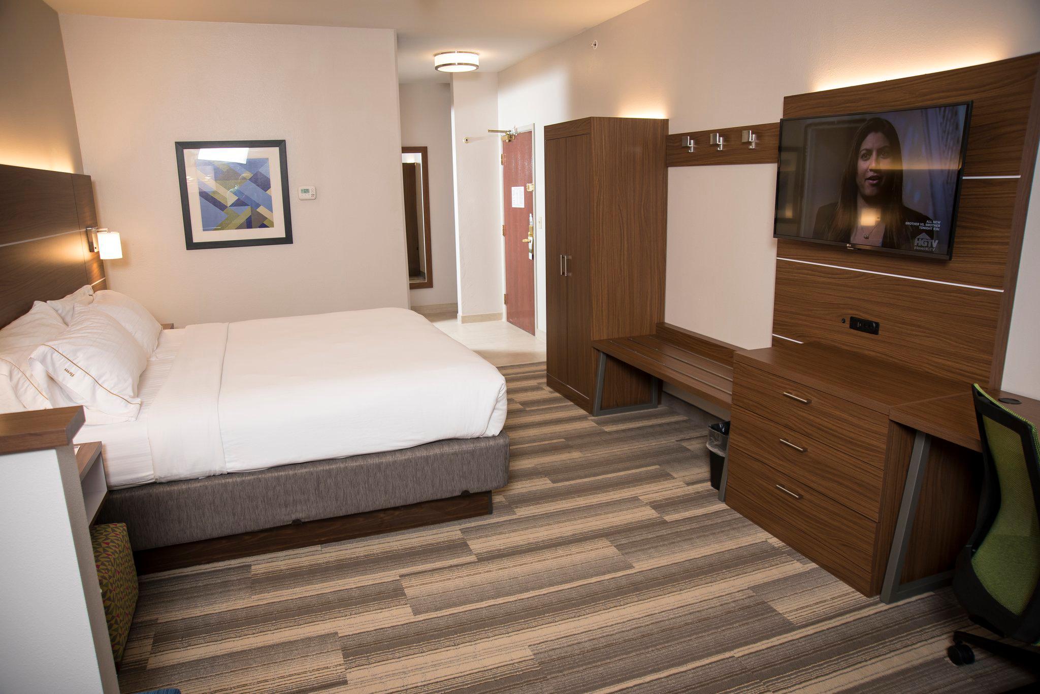 Holiday Inn Express & Suites Lexington-Downtown/University Photo