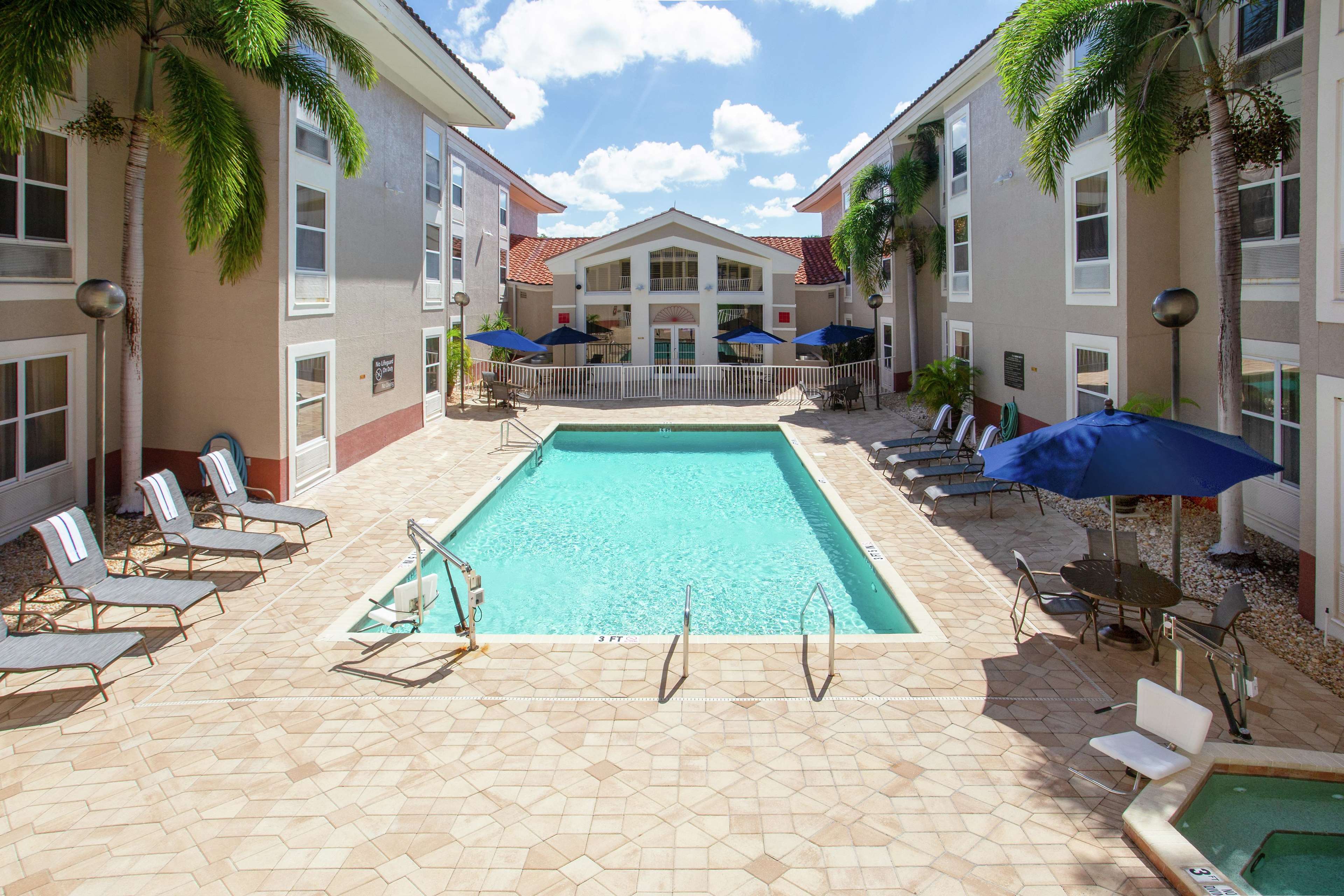Hampton Inn & Suites Venice Bayside South Sarasota Photo