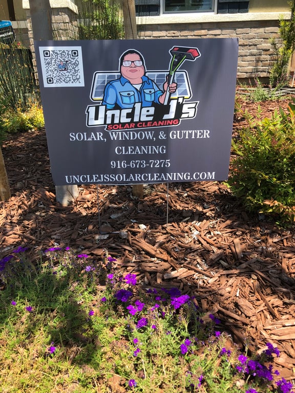 Uncle J’s Solar Cleaning Logo