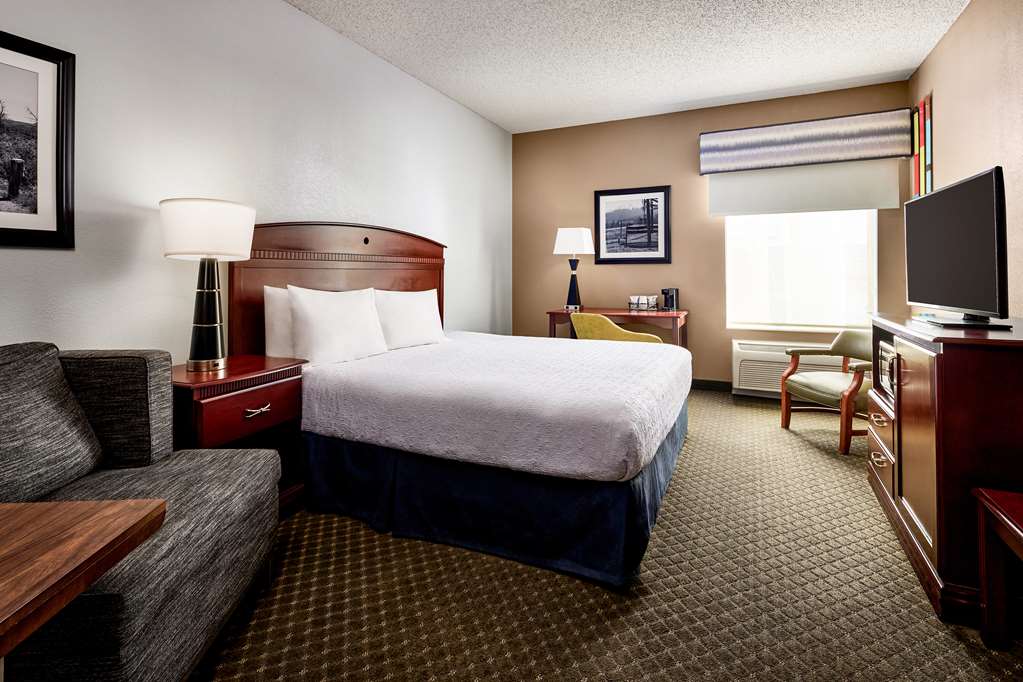 Hampton Inn Longmont Image