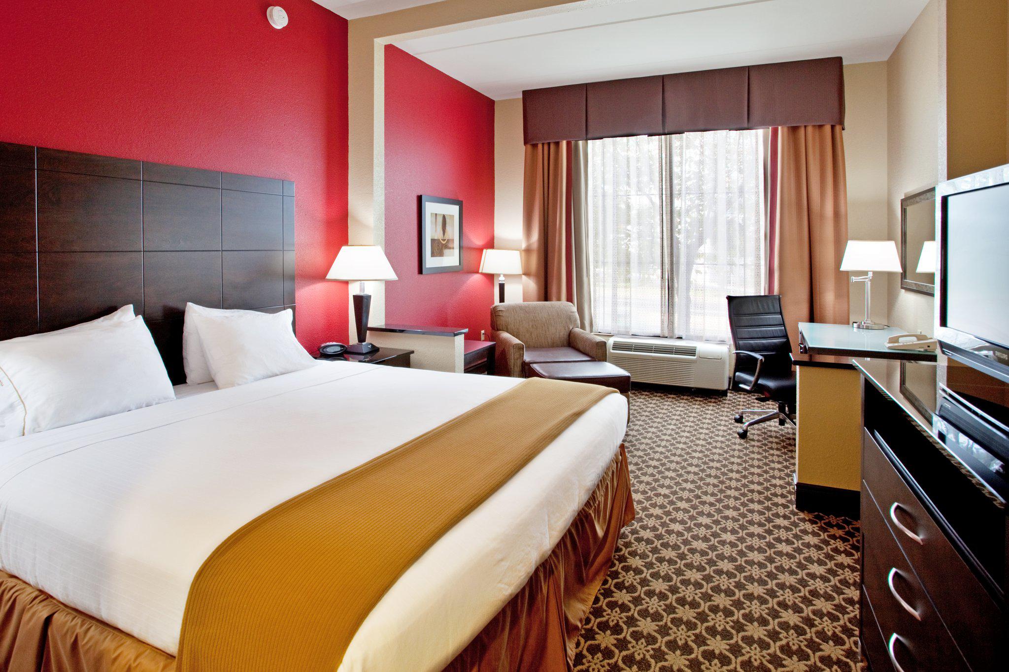 Holiday Inn Express & Suites Columbia - Downtown Photo