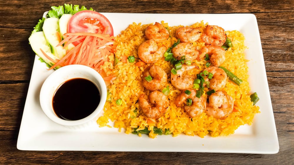C6. Com Chien Tom - Shrimp Fried Rice