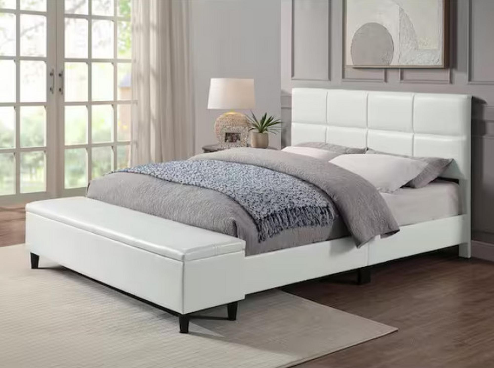 Queen Crestwood Bed w/ Storage Bench - White