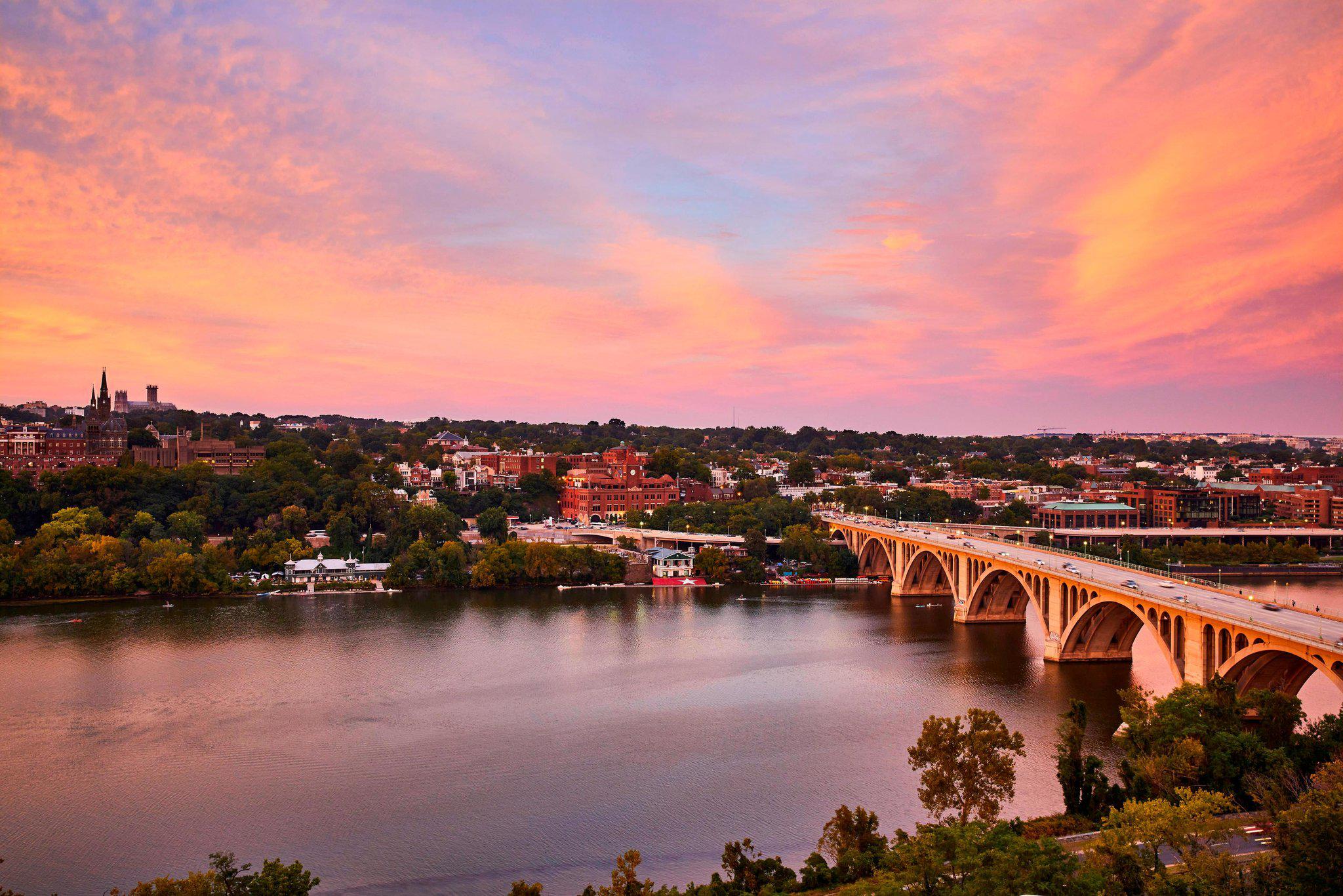 Key Bridge Marriott Photo