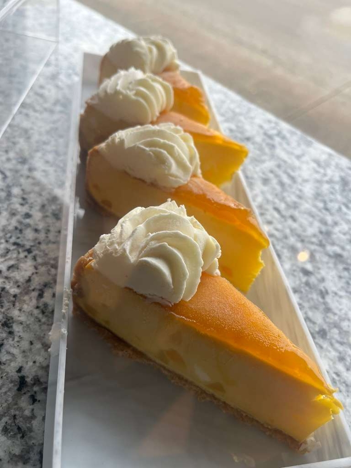 *Mango Cheesecake