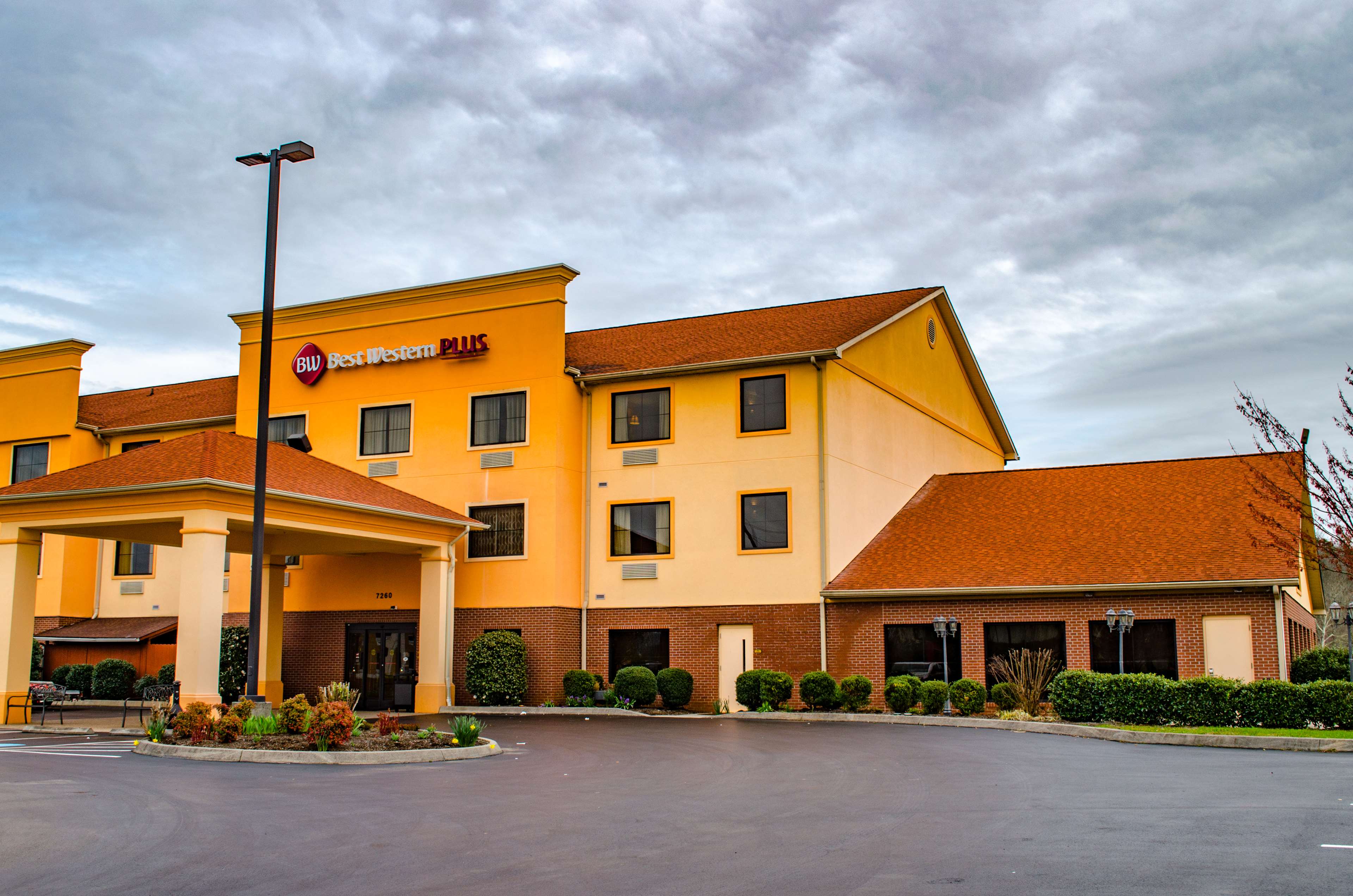 Best Western Plus Strawberry Inn & Suites Photo