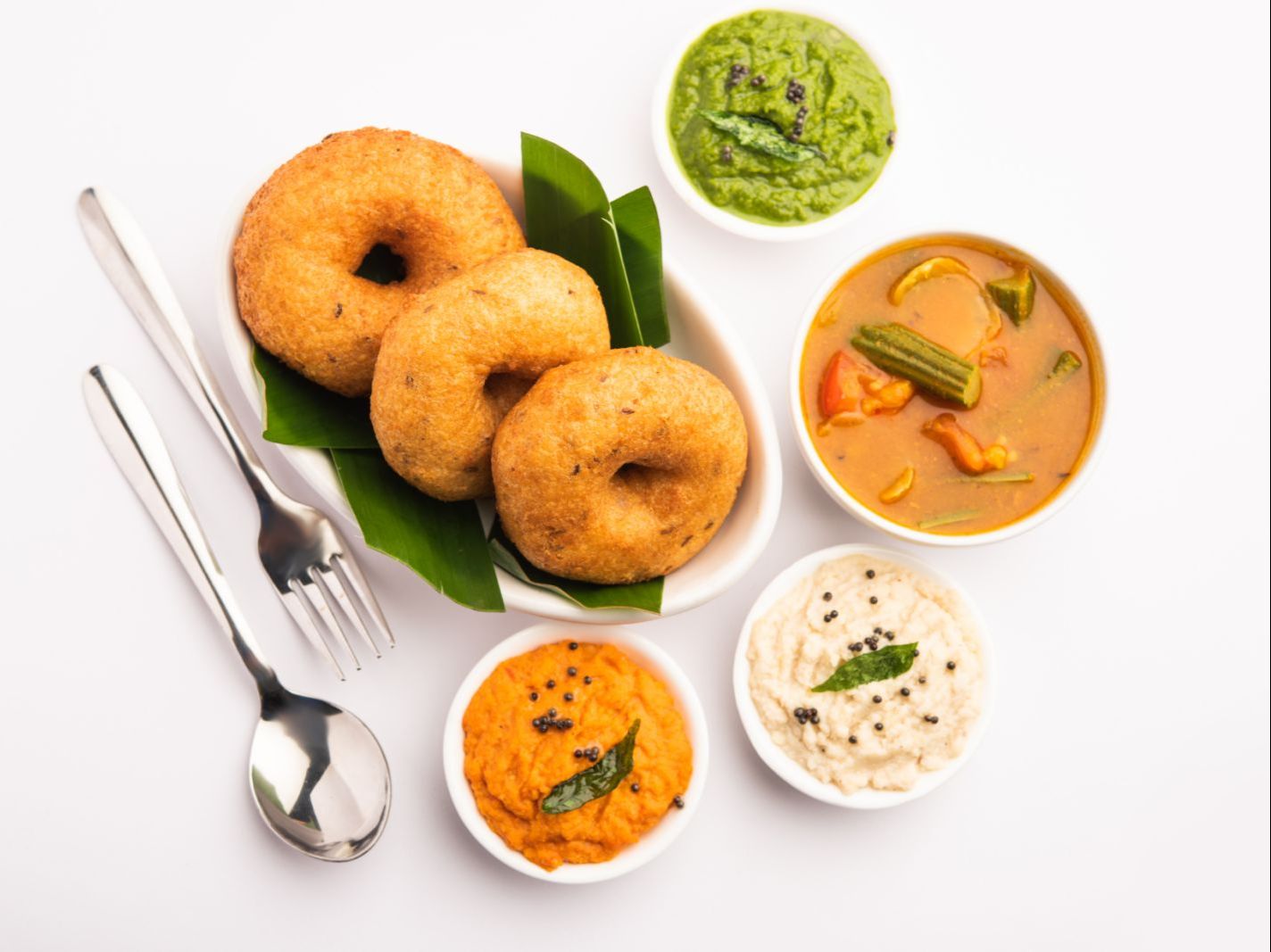 Meduvada With Chutney (2pcs)