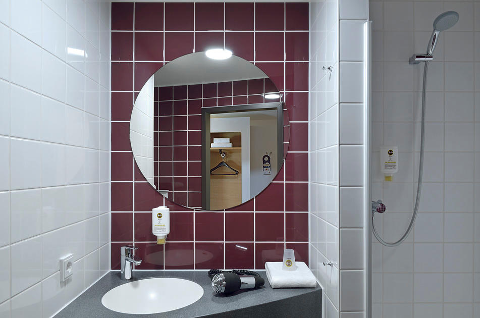 Bilder B&B Hotel Stuttgart-Bad Cannstatt