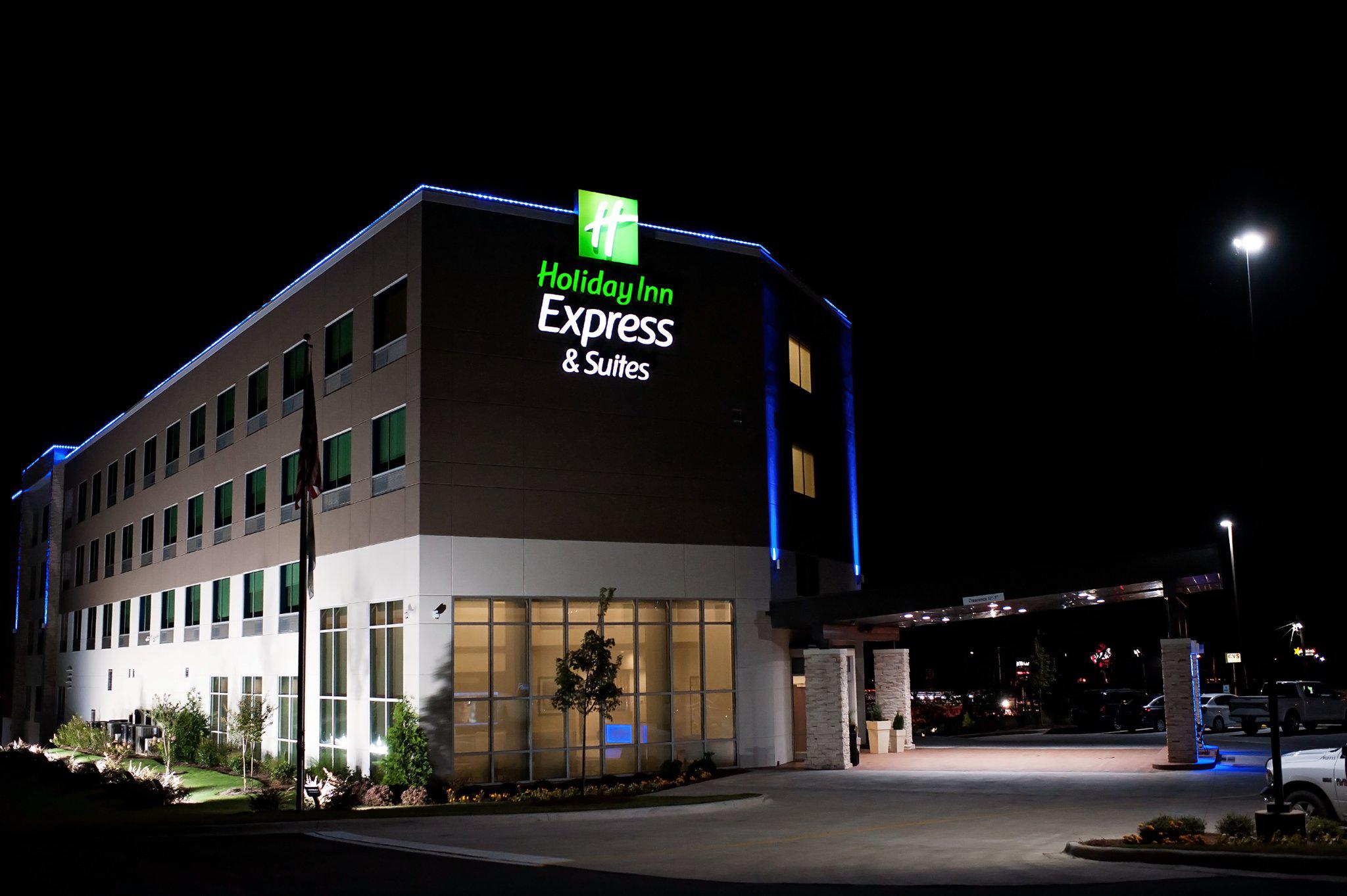 Holiday Inn Express & Suites Birmingham North - Fultondale Photo