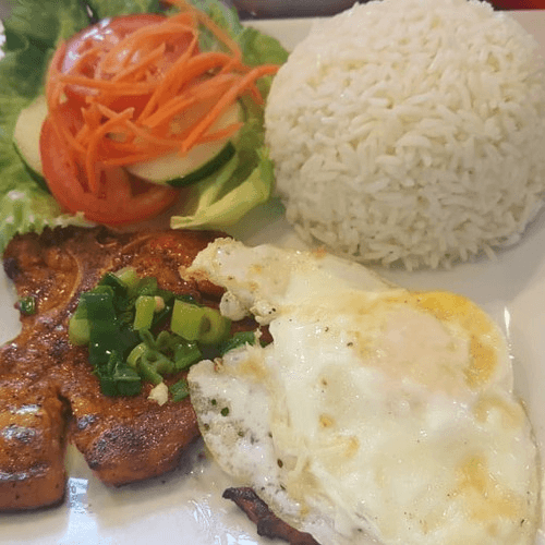 C6. Grilled Pork Chop & Fried Egg w/ Rice (Com Suon Trung)