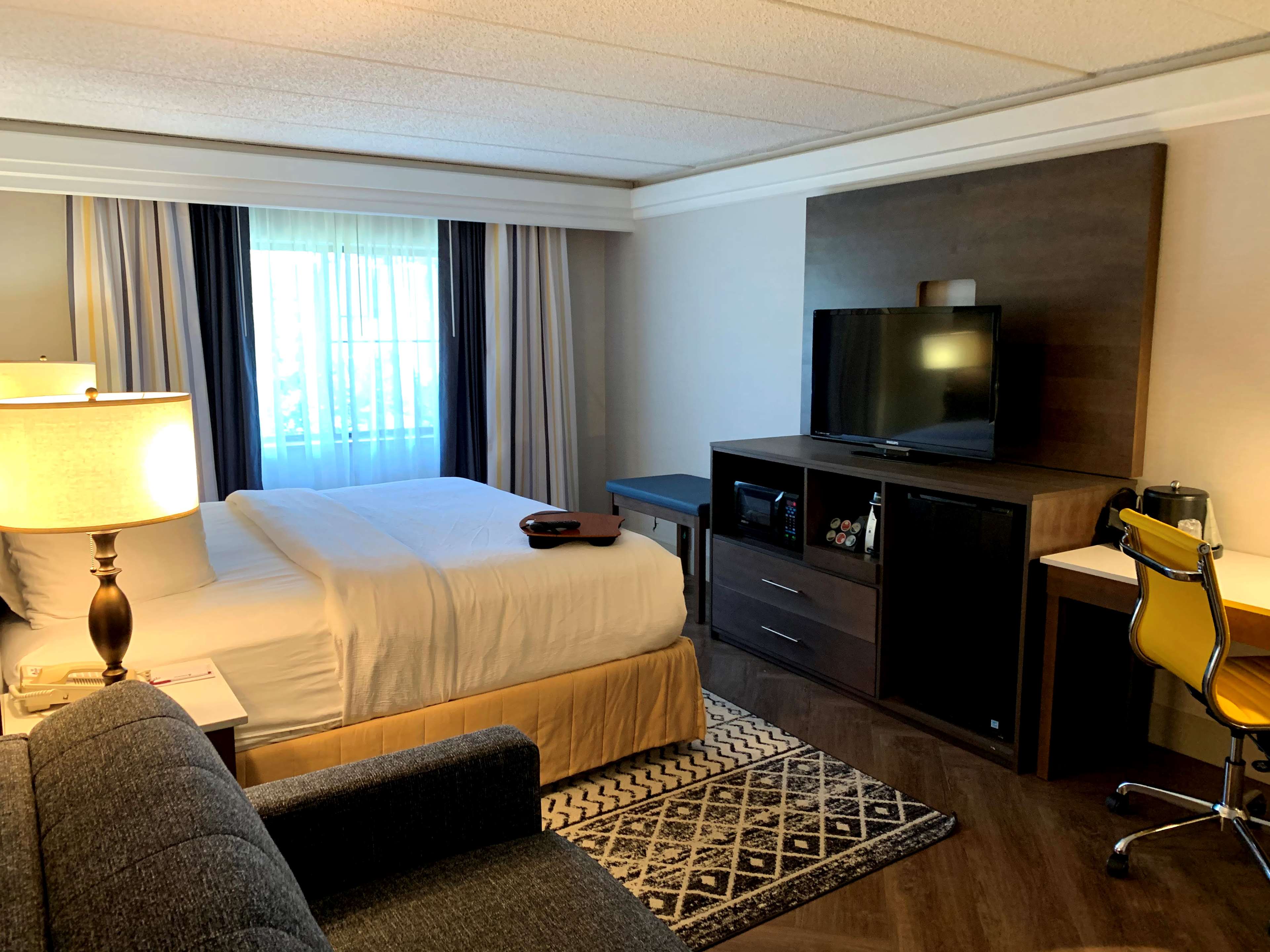 Best Western Plus Murray Hill Hotel and Suites Photo