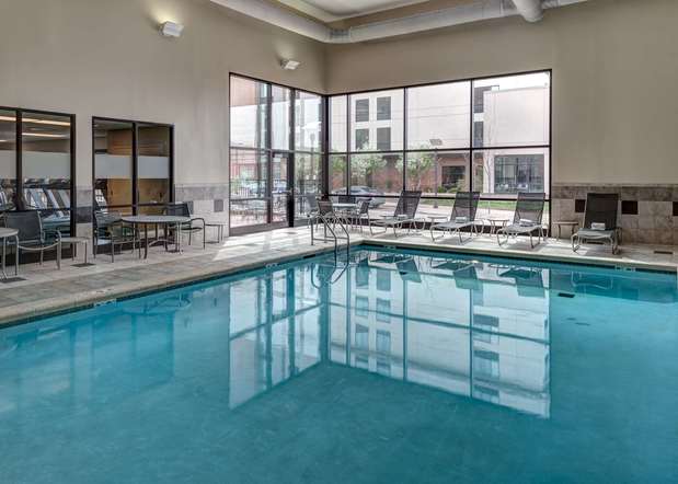 Images Hampton Inn & Suites Omaha-Downtown
