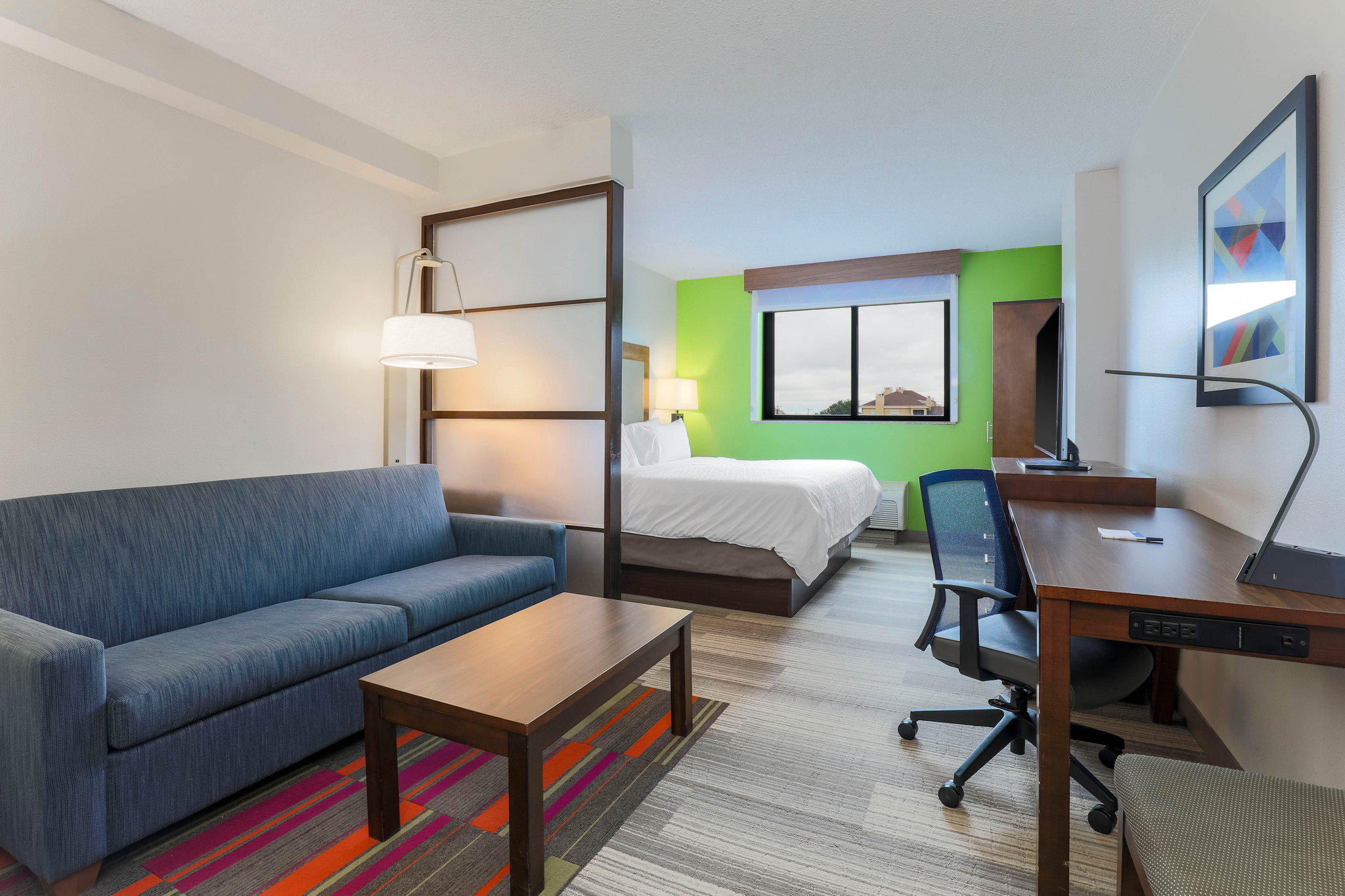 Holiday Inn Express & Suites Fort Worth Downtown Photo
