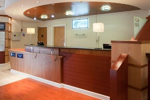 Images Holiday Inn Express Cardiff Bay
