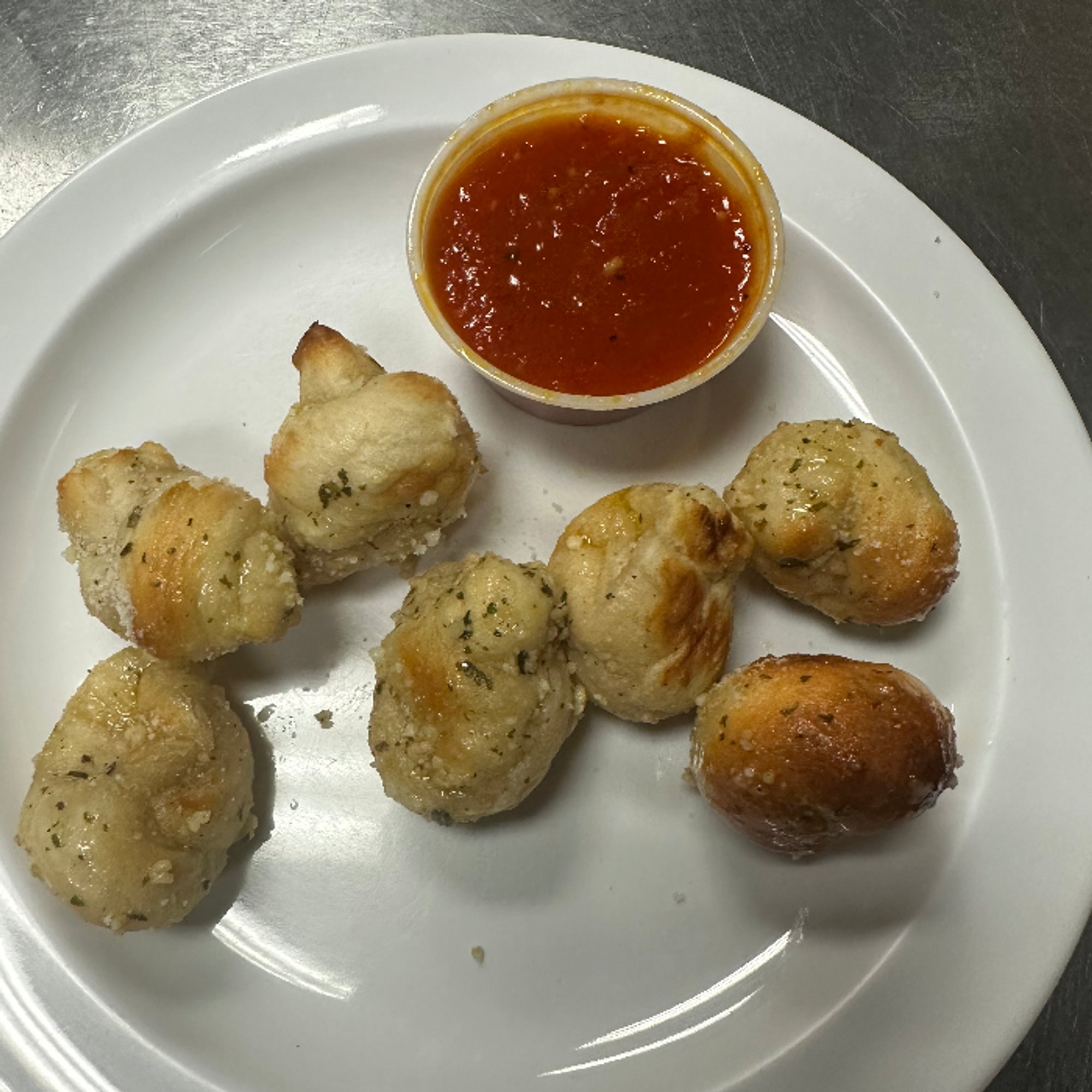 Garlic Knots with Sauce