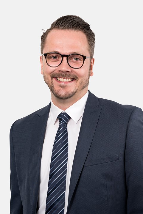 Konstantin Weber, Rechtsanwalt & Notar