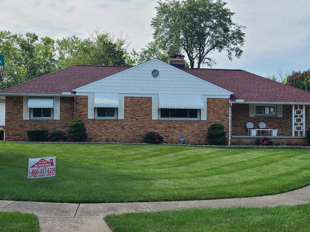 M. R. Plank Roofing Image