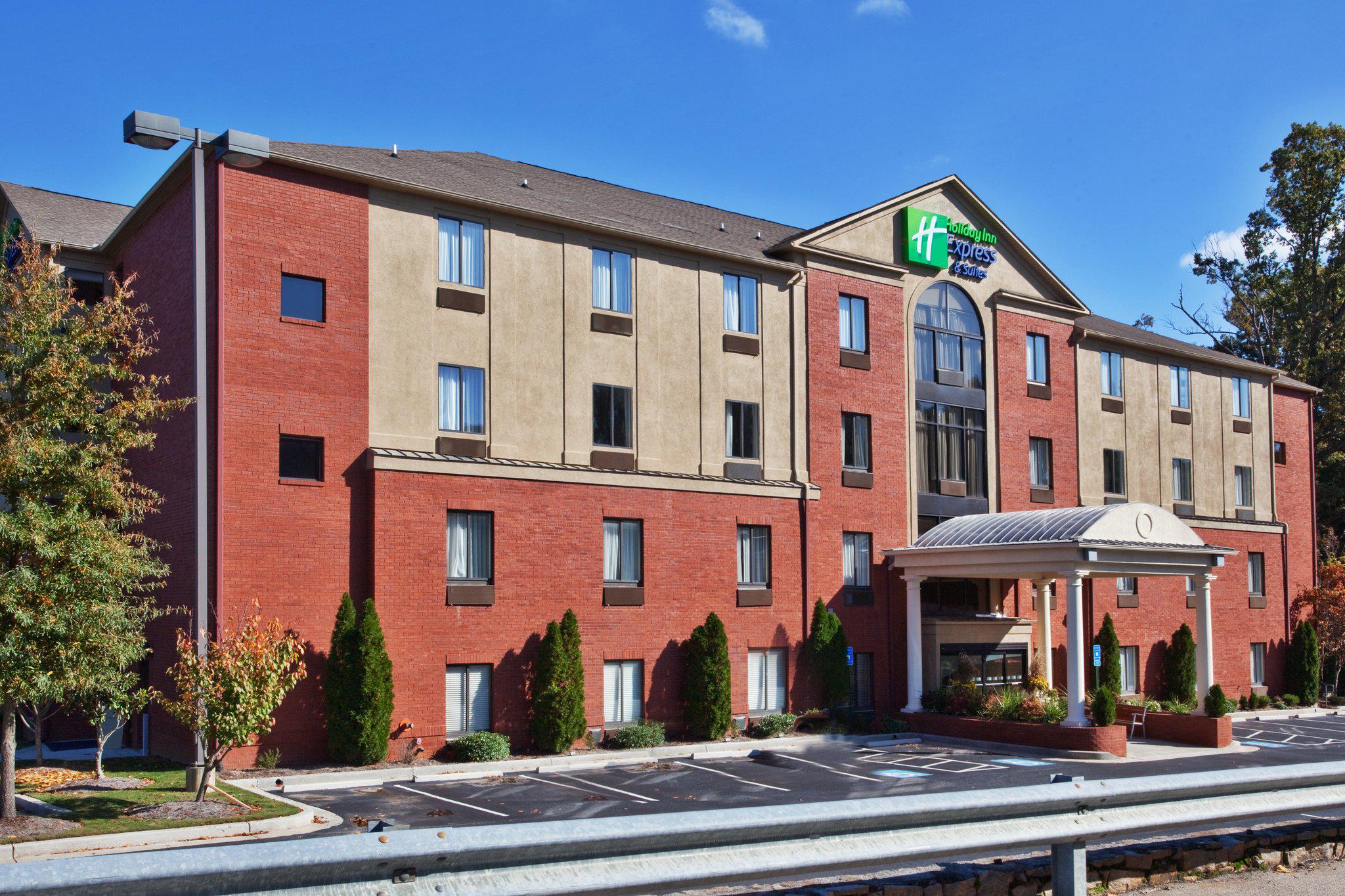 Holiday Inn Express & Suites Atlanta-Emory University Area Photo