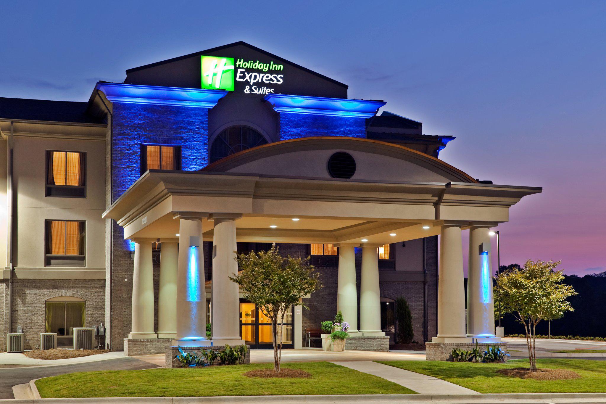 Holiday Inn Express & Suites Opelika Auburn Photo