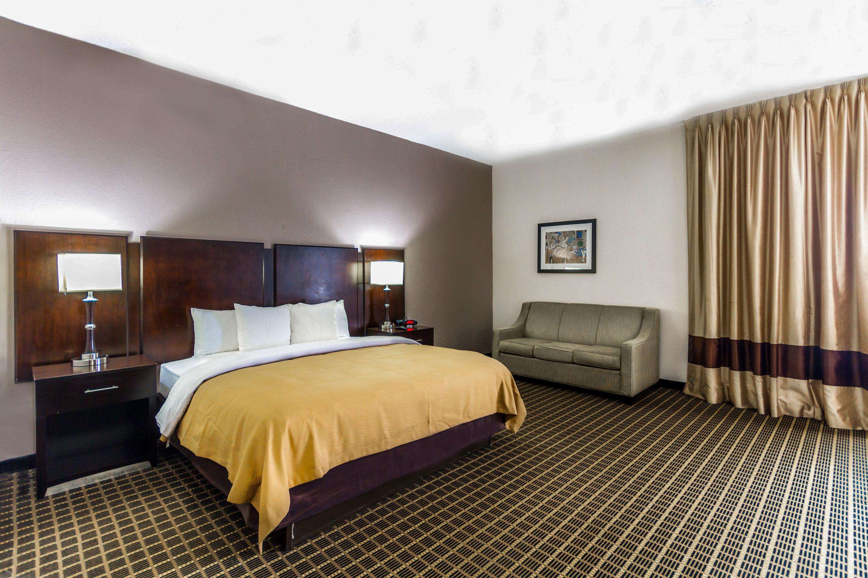 Clarion Inn & Suites Miami International Airport Photo