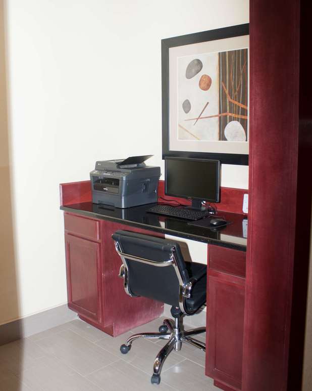 Images Best Western Plus Pratt