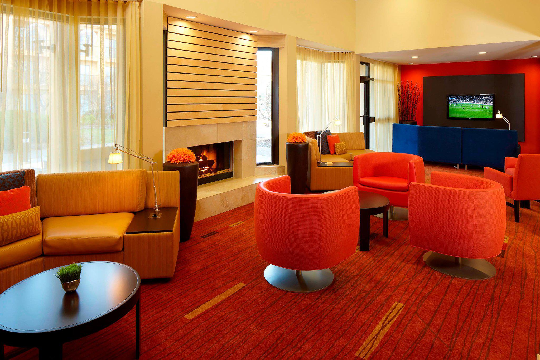 Courtyard by Marriott Bettendorf Quad Cities Photo