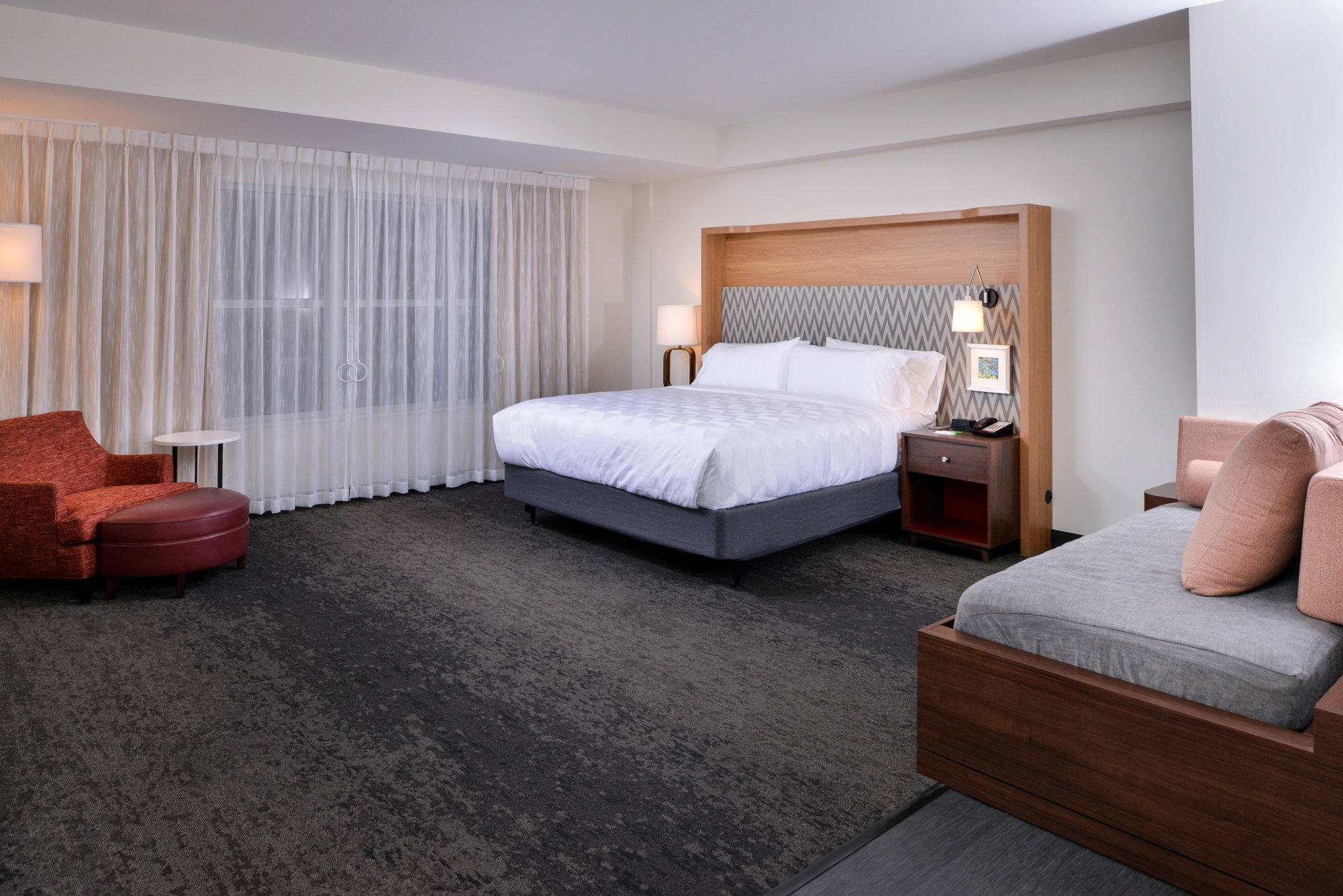 Holiday Inn & Suites Farmington Hills - Detroit NW Photo