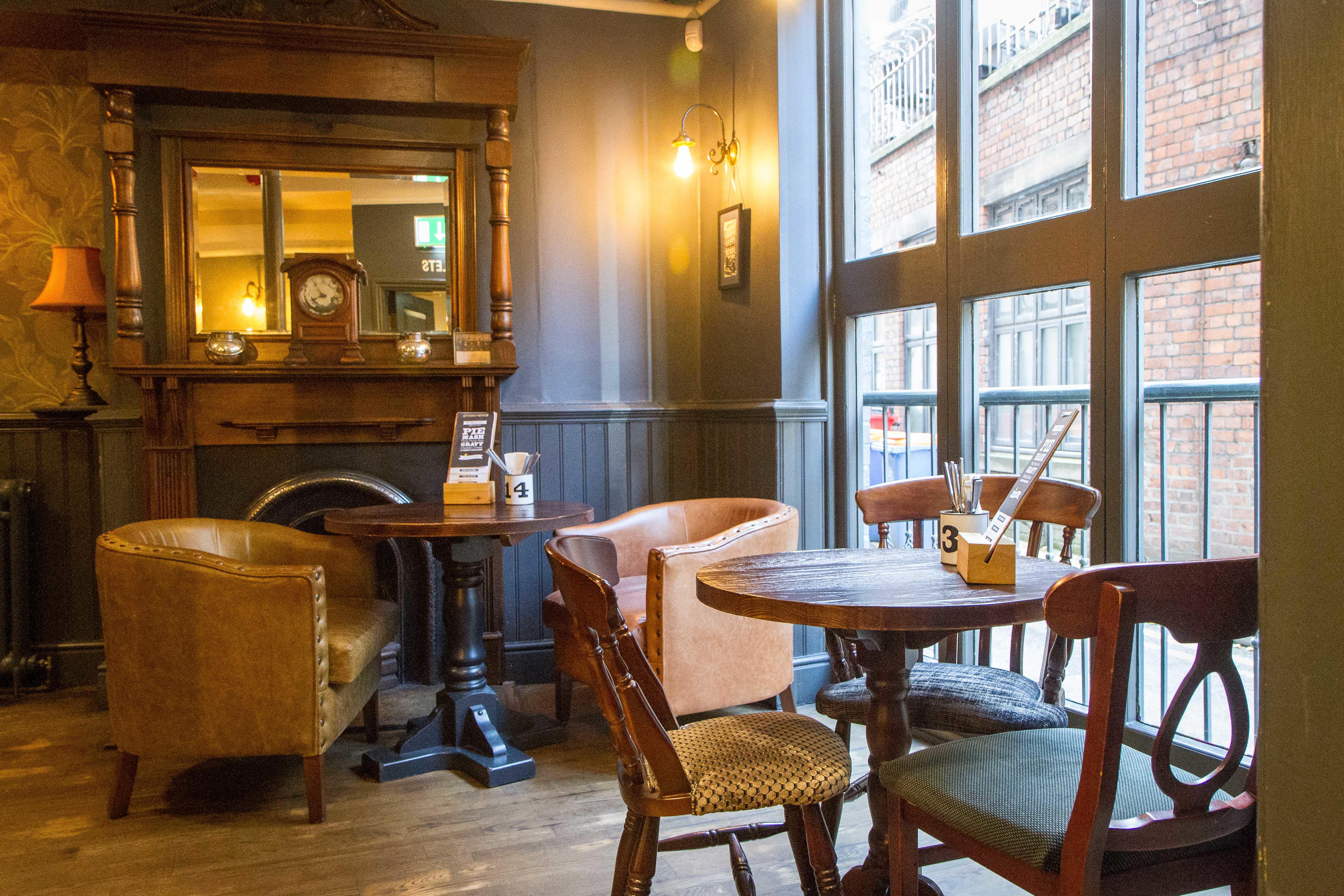 Images The Town Hall Tavern