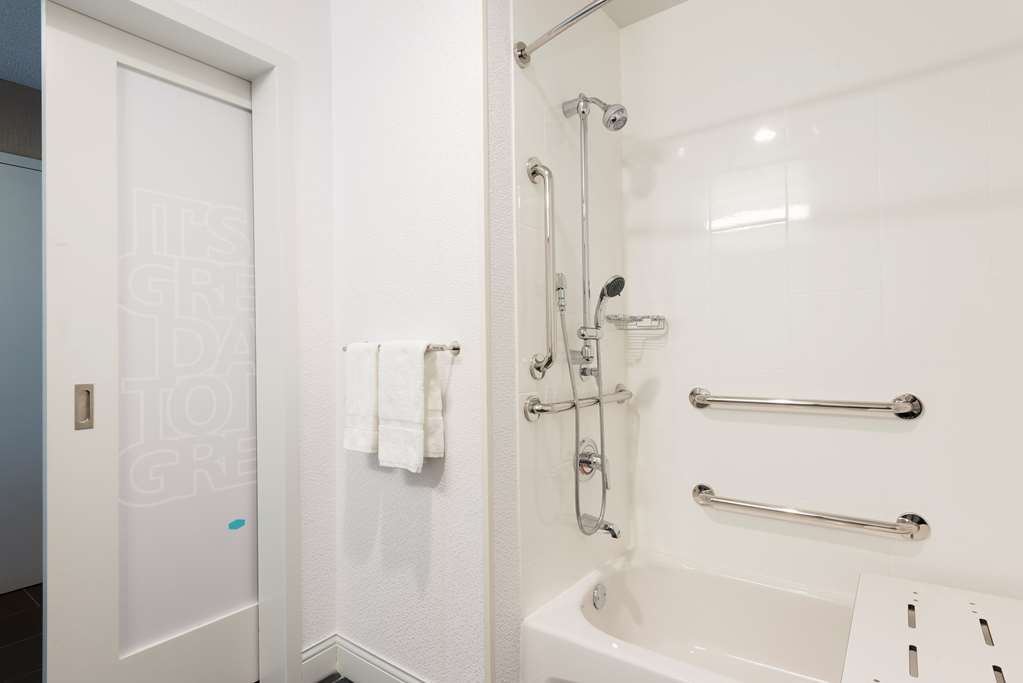 Hampton Inn Midland Image