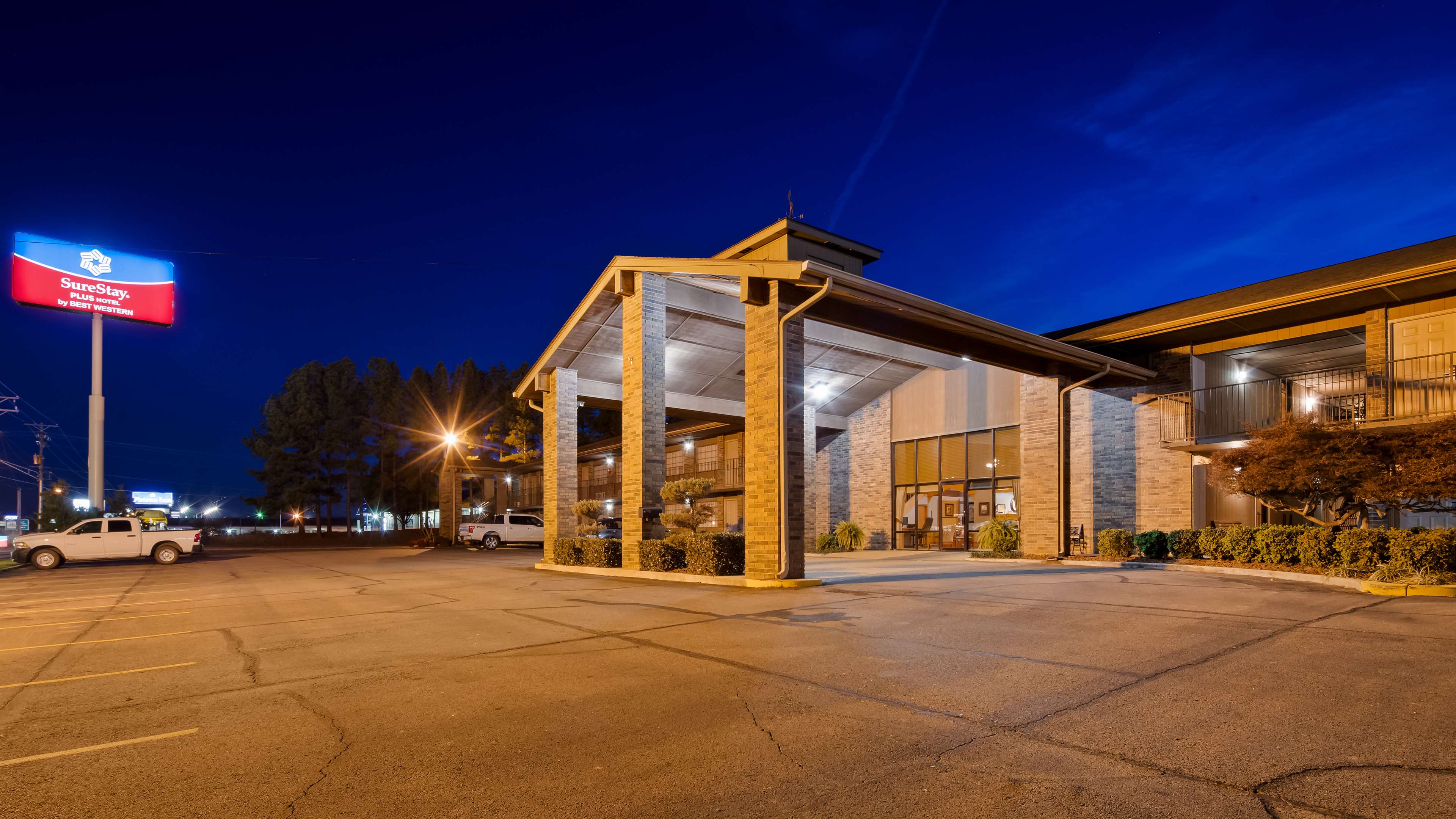 SureStay Plus Hotel by Best Western Poteau Photo