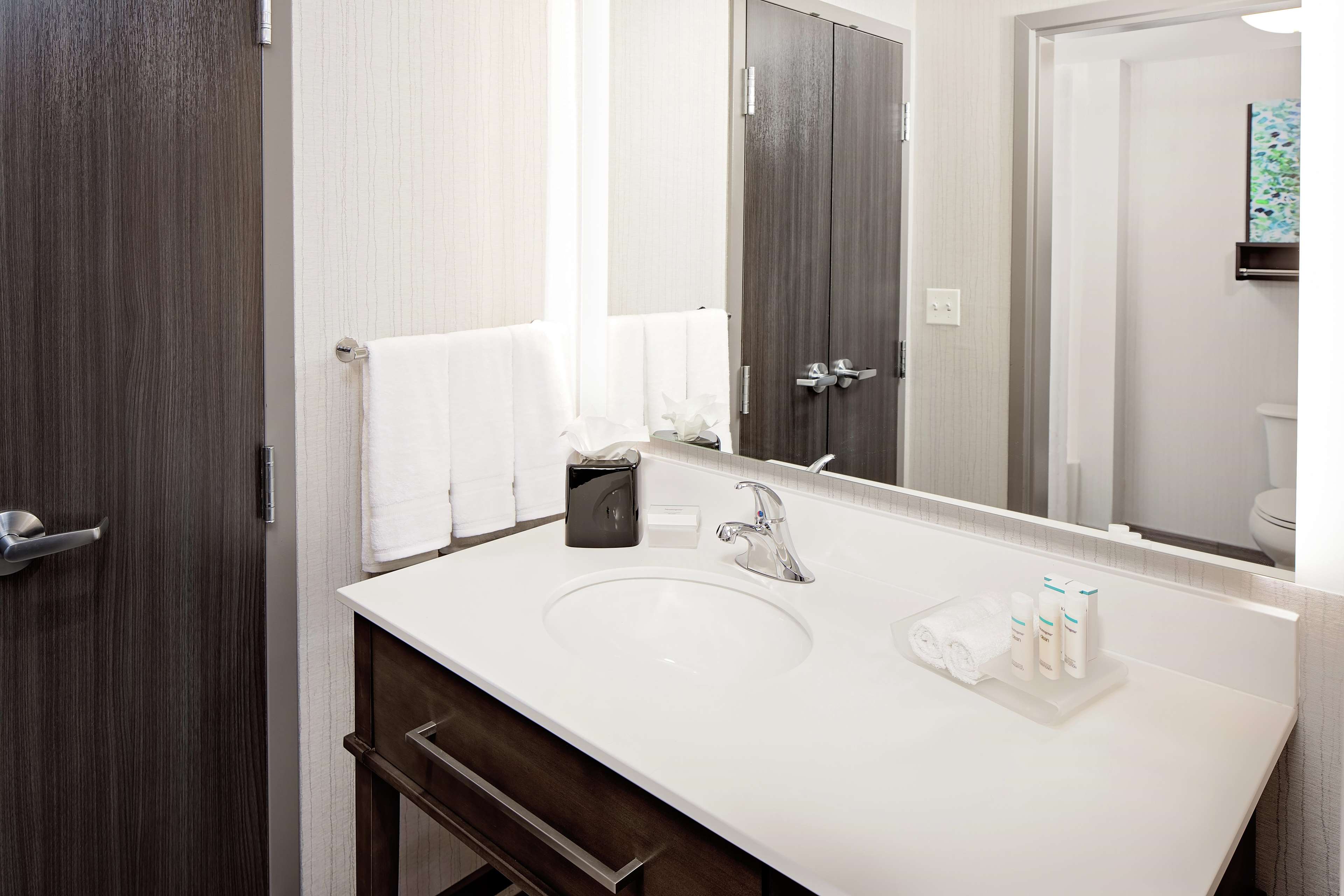 Homewood Suites by Hilton Ronkonkoma Photo