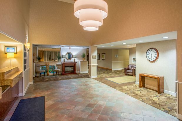 Images Holiday Inn Express & Suites Brattleboro